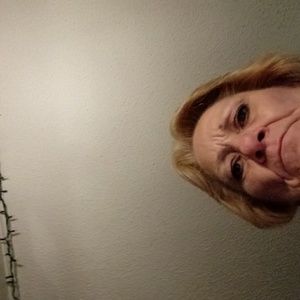 Meet your Posher, Mona